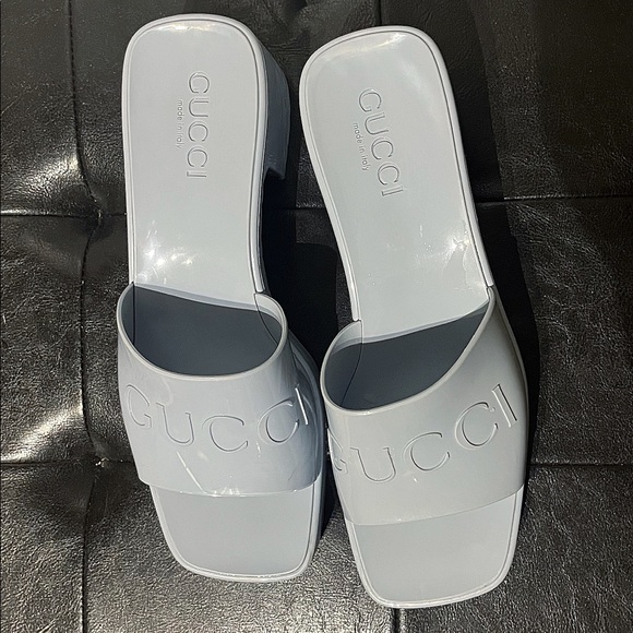 AUTHENTIC GUCCI BLUE RUBBER HEELS - Picture 3 of 4